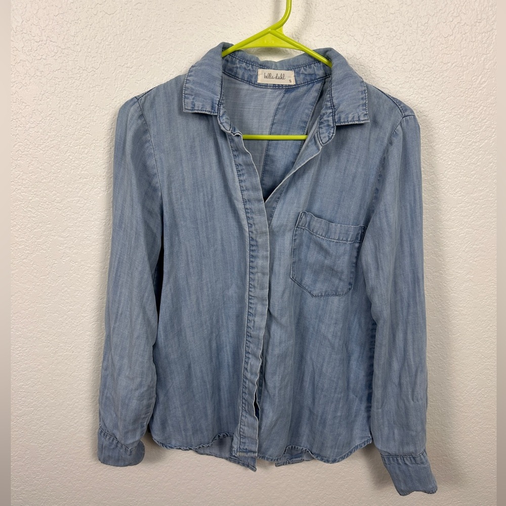 Anthropologie Bella Dahl split back chambray, small